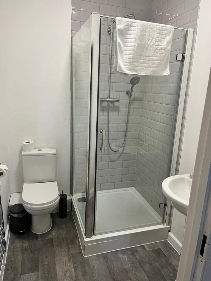Seven Suites - Beautiful 2-Bed Apartment With Parking In Watford Central Exteriér fotografie